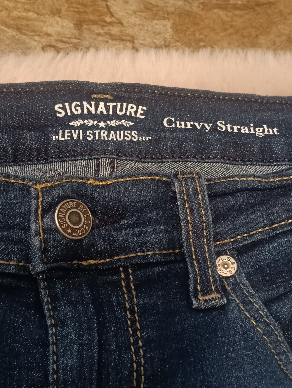 Levi Jeans - Picture 3 of 5